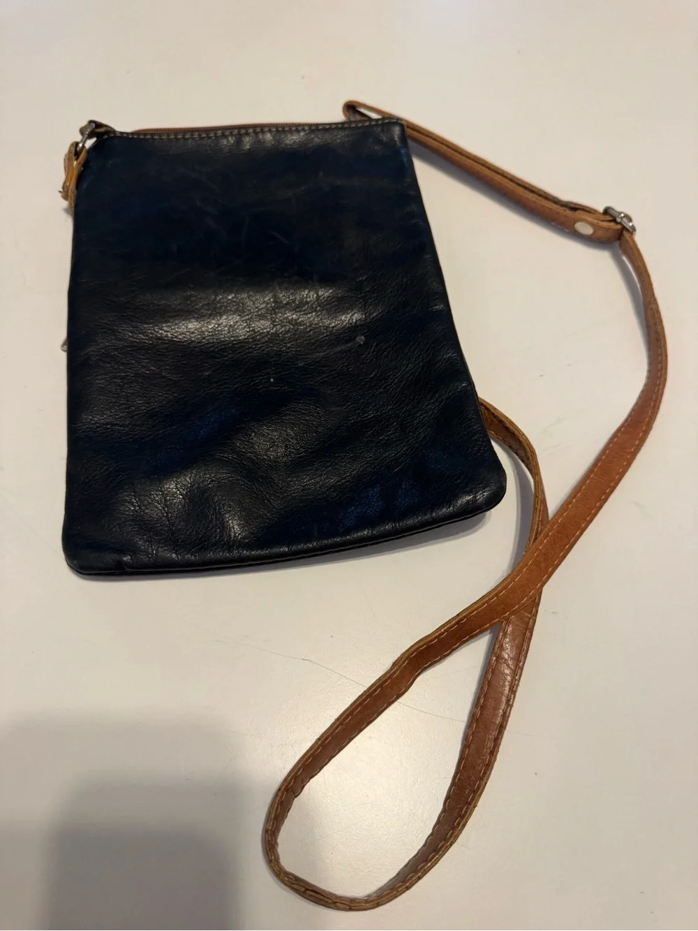 L’Artigiano Made in Italy Black Leather Crossbody Bag Multi Zip Organizer Purse